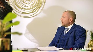 Stunning temptress Kissa Sins hot xxx clip