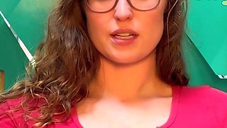 Brunette hookup amateur blowjob and dirtytalk sexdate