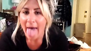 Love Chat Big Boobs Brunette Masturbating For Cam