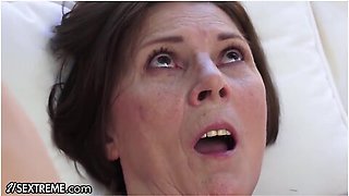 She Helps The Gilf Next Door With Her Tongue By The Pool