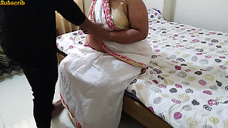 Neighbor Stripping Her Saree & Fucked in Bed - Indian Desi Stepaunty
