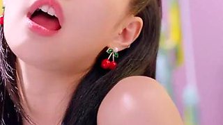 Jennie Totally Wants YOUR Ice Cream