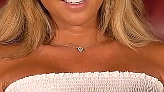 Natalia - Flashing the Doctor