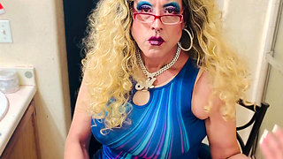 Goddess Marilyn Getting Ready Smoking Fetish Tease