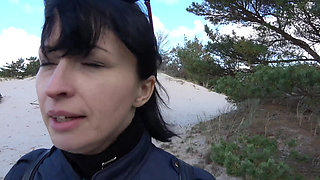 Kink on the sandy dune