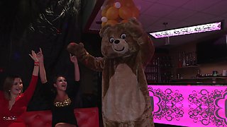 Big dick sucked by amateur sluts at the strip club