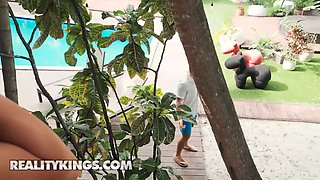 Reality kings - Kira Noir gives Chloe Temple a cool gesticulate by the pool & shortly after they end up licking each other