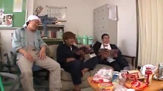 01929,A beautiful woman who feels