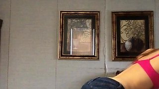 Cute amateur webcam teen girl toying pussy on webcam