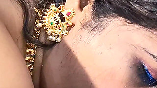 Beautifull Big Tits Neighbour Bhabhi Ko Padosi Ne Jamkar Chudai Kiya