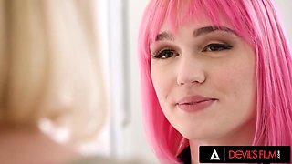 DEMONS FILM Uber-sexy Platinum-blonde Marilyn Johnson Drills With A Trans Lady For The First-ever Time