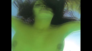 Lustful Lesbian Lovers Indulge in Wet Cunnilingus