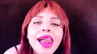 Big boobed Memphis Monroe masturbates in stocking
