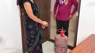 Sexy Komal The Desi Maid Doggystyle Fucking Outdoors Homemade HD