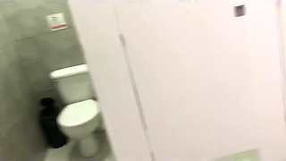 Took the Plug to the Gym and Put It in the Ass in the Locker Room - Mary Jhuana