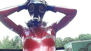 Cute amateur brunette naughty in solo jerking show on camera