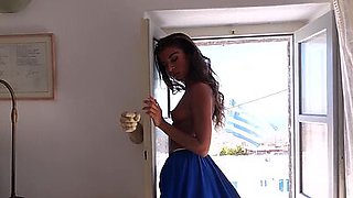 Italian teen Chiara Bianchino shows perfect round ass after passion posing