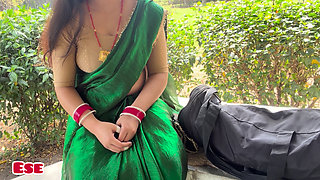 Desi Beautiful Bhabhi Mili Park Mein AUR Ghar tak Aaayi Chudai Ke liye