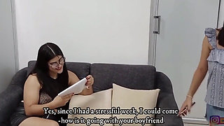 Psychologist Teaches Her Patient How to Have Good Lesbian Sex