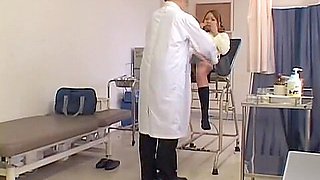 Teen Jap squirts during a kinky and hot gynecologist exam