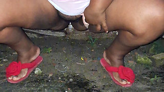 BBW STEPMOM PISSED IN PUBLIC SHOWING HER HUGE PUSSY TO EVERYONE