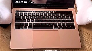 Close up solo beauty toying ass