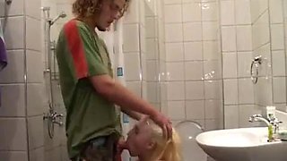 Fuck in the bathroom with my aunt: Blowjob, Doggy  Big Ass Porn