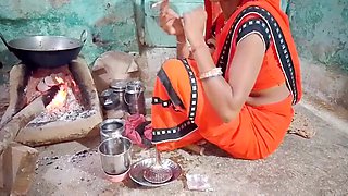 Payal Bhabhi Ko Khana Banate Samay Hi Chod Diya Or Bhabhi Ko Bidi Bhi Pilayi Meri Wife Ne Apne Hatho Se Peg Bana Kar Diya