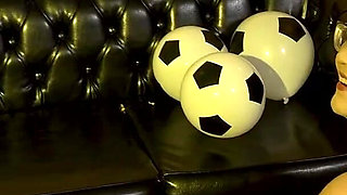 Challenge: Sitting on the Balloons - World Cup 2026