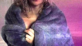 Blonde teen Sierras first erotic masturbation video
