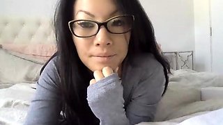 Amateur Big Boobs jerks Big Dick