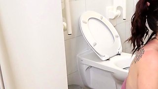 German chubby amateur Teen fucked on Toilet