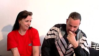 Steffi's Horny Threesome with Friends - Amateur Blowjob & Cum in Mouth