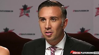 Hot babe shakes her nice ass