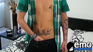 Tantrum fucking himself with a huge dildo while jerking