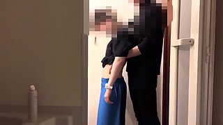 【★バスケの部活帰りの18歳JK★汗臭いまま洗面台の前で生ハメ中出し】髪の毛をひっぱられながらバック挿入★さっきまで練習してたのに、SMおもちゃで全身拘束★結局またトロッと生中出