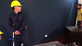 Latino workers fucked in DILF 3some