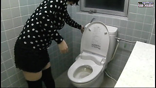 Stuck up Older Women - Toilet Masturbation Collection of 25 - Ep14