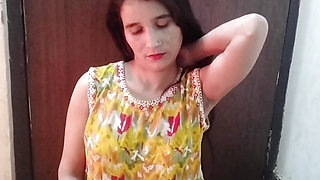 School girl ki tight pussy daba daba kar pel diya