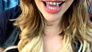 Amateur Webcam Cute Teen Plays Solo with Big Dildo