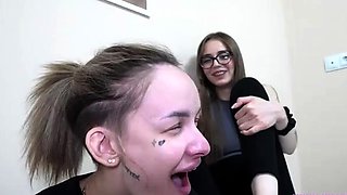 LICKING GIRLS FEET DORI - Lick and suck my feet, slave!