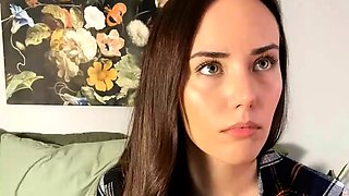 Amateur webcam babe showing her sexual goods