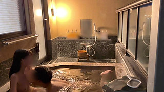 First hot spring trip. SEX in a stylish open-air bath at night. The daily lives of Japanese couples. Japanese amateur hentai