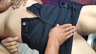 Yefersson Coss Cums Inside His 18-Year-Old Stepsister's Tight Pussy in Indian Tamil Video
