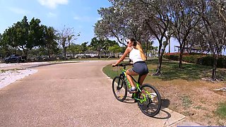 Perfect big ass Thai girlfriend anal sex