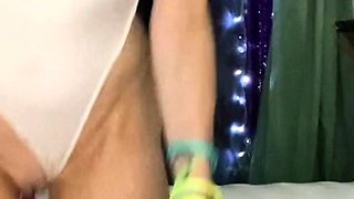 Masturbation close up Tamara big clit