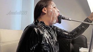 Dirty Play in Close-up Deepthroat