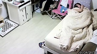 Cute amateur teen babe toying her tight ass in bed on cam