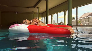 Canadian milf Heidi in the pool