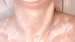 Kinky Vixen Food Wam and Neck Fetish Fruity Feast